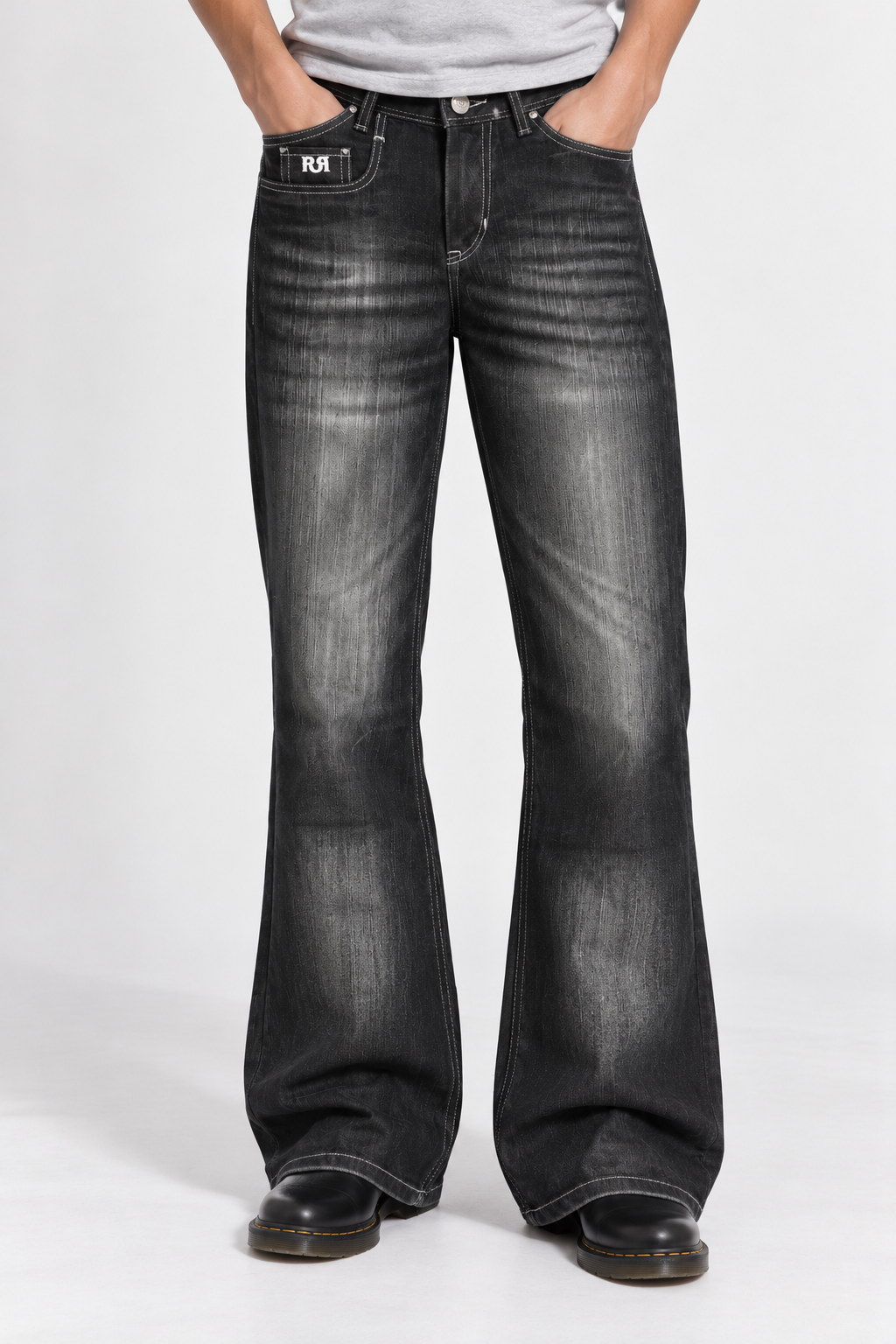 CREST FLARE - EMBROIDERED BOOT CUT DENIM